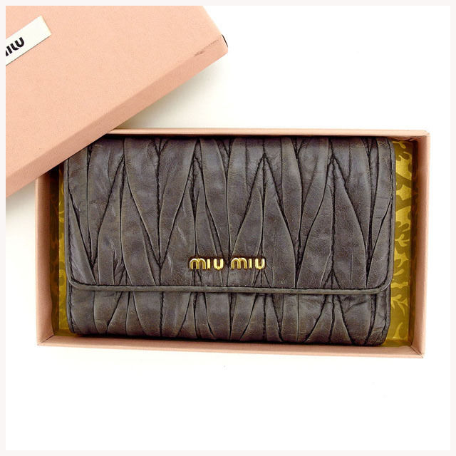 miu miu マテラッセ 財布 楽天市場】ミュウミュウ 三つ折り財布 マテラッセ グレー miumiu