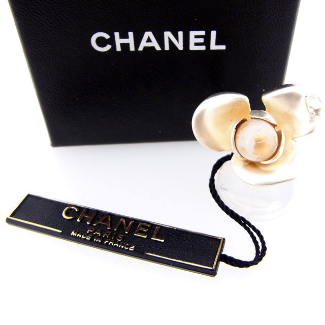 【お買い物マラソン★30％OFFクーポン】シャネル 指輪 ヴィンテージリング パールモチーフ シルバー×ベージュ CHANEL 【シャネル】 t15407s 【中古】 ブランド ハイブランド ヴィンテージ 送料無料