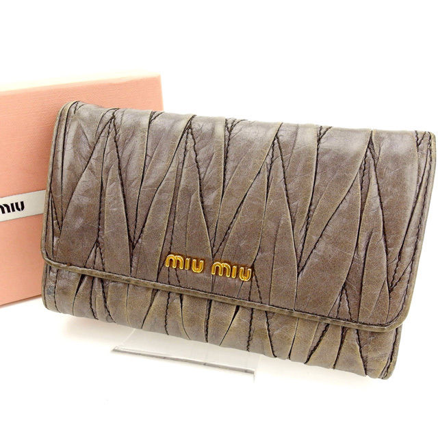 【新生活応援★29％OFFクーポン】ミュウミュウ 三つ折り財布 マテラッセ グレー miumiu 【ミュウミュウ】 t15682s 【中古】 ブランド ハイブランド ヴィンテージ 送料無料 25,244円