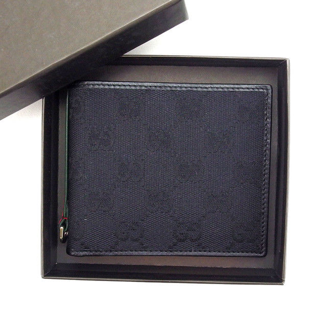美品✨GUCCI ブラックレザー 二つ折り財布　お札入れ　GG柄　薄型　カード GUCCI - グッチ GUCCI 財布 二つ折り GGマトラッセ キルティングレザー