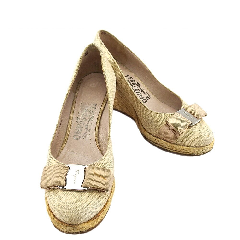 【百貨店SALE★最大限度50％OFF】サルヴァトーレフェラガモ パンプス ベージュ×しろがね色 レディース 中古 Salvatore Ferragamo ブランド名 ご機嫌ブランド名 ヴィンテージ