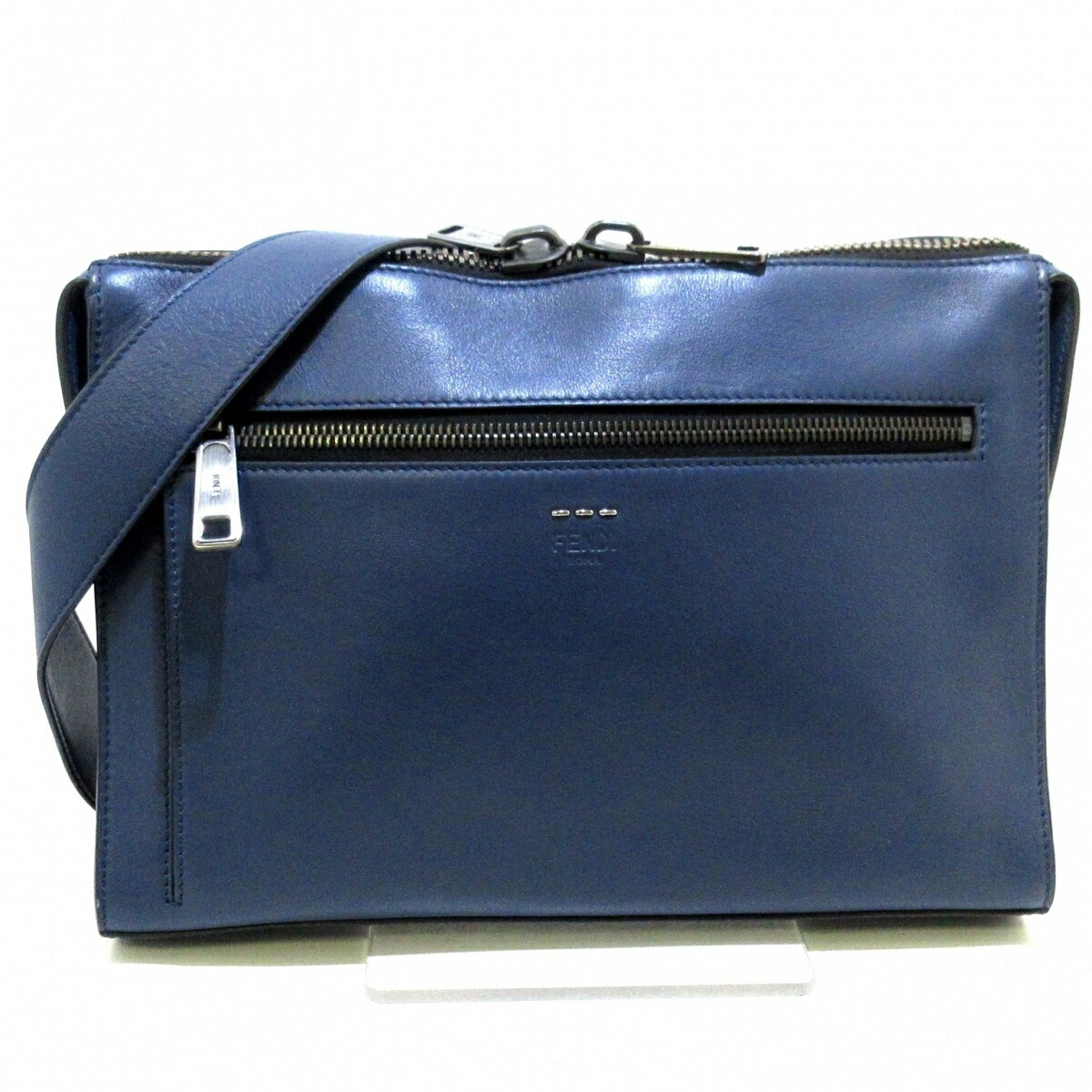 FENDI フェンディ メッセンジャーバッグ ショルダーバッグ ネイビー レザー 新作人気 FENDI フェンディ メッセンジャーバッグ ショルダーバッグ ネイビー レザー 新作人気