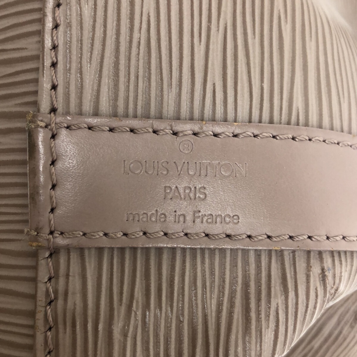 LOUIS VUITTON(ルイヴィトン) プチ・ノエ レザー(LVロゴの刻印入り ...