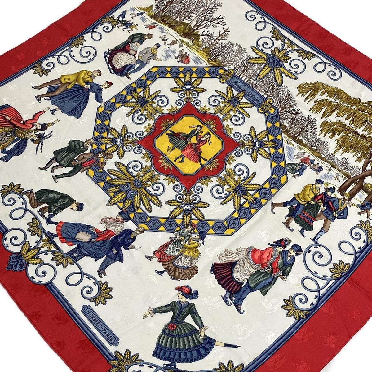 【中古】HERMES(エルメス) カレ90 スカーフ Joies d'Hiver( 冬の愉しみ) アイボリー×レッド×イエロー×マルチ