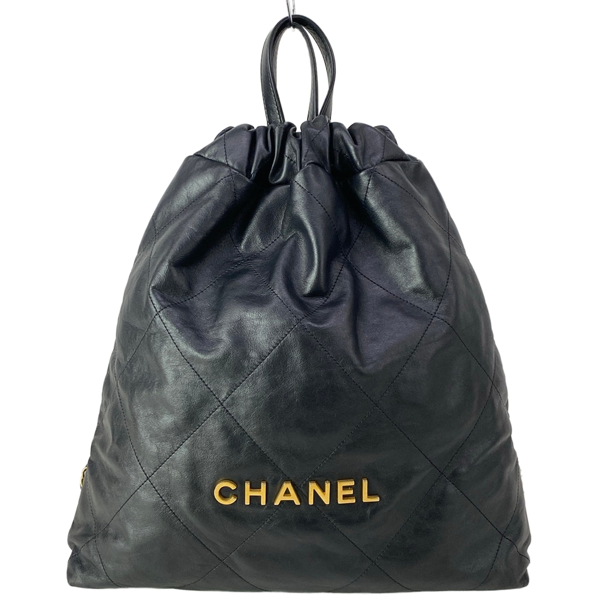 【中古】CHANEL(シャネル) CHANEL 22 うしろ側容器に並べる 背嚢 2way/合切袋型/チェーン店肩肉/引っ敷きゴールド金具/メタルシリアルプレート 黒