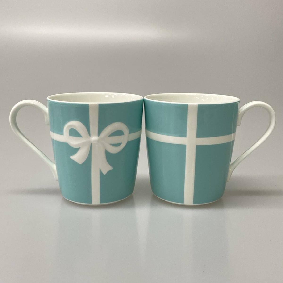 【中古】TIFFANY&Co.(ティファニー) ブルーボウ マグカップ マグカップ×2点 ティファニーブルー×白