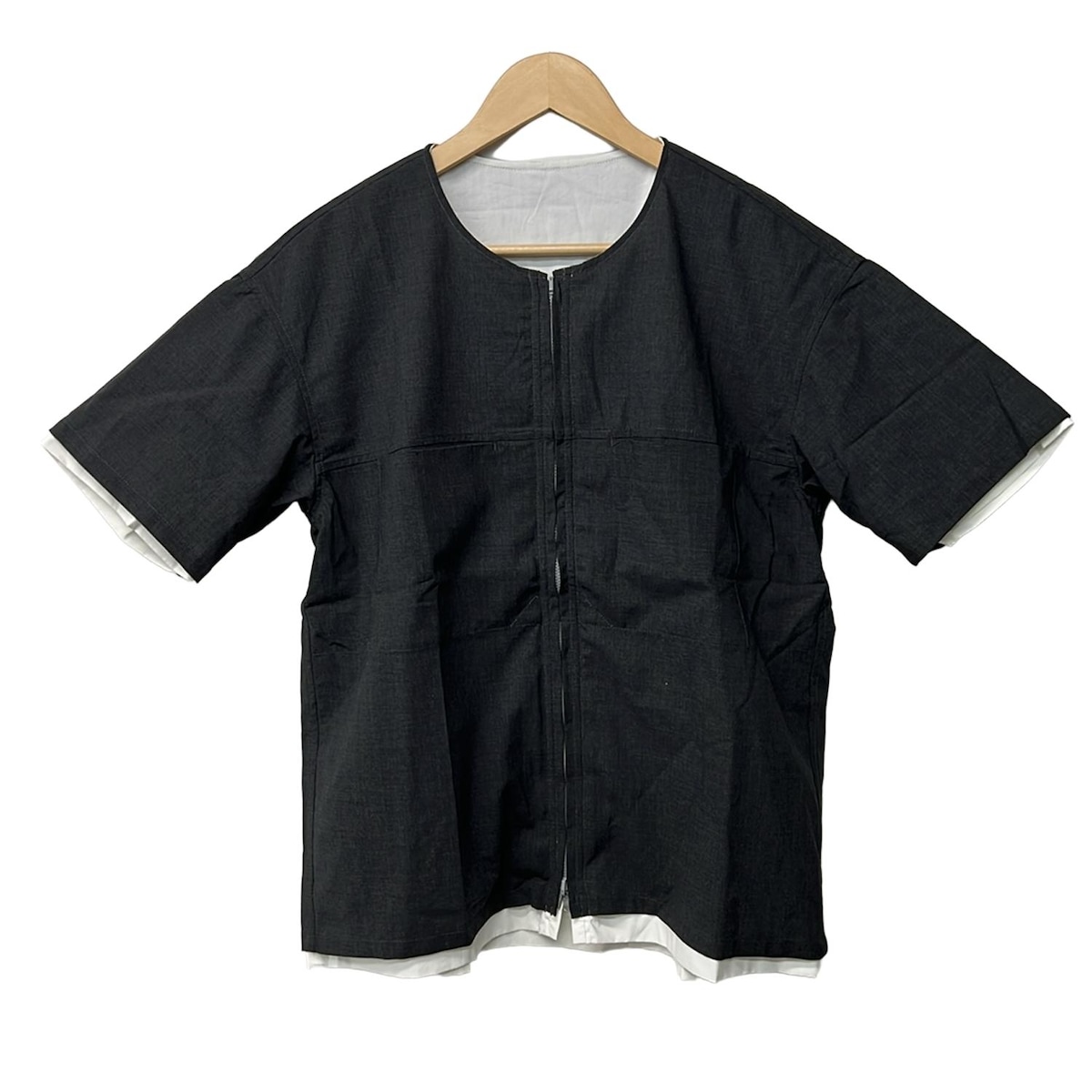 【中古】meanswhile(ミーンズワイル) 半袖カットソー ジップアップ/リバーシブル ダークグレー×白