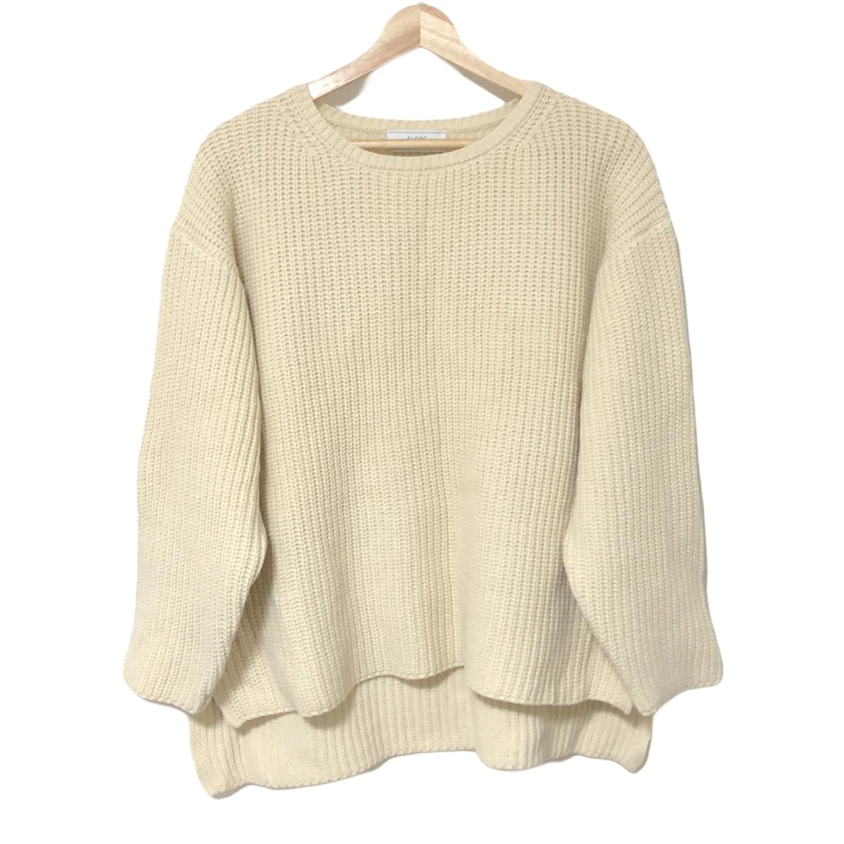 【新品•未使用】【定価9,900円】SLOBE IENA スヌード　アイボリー SLOBE IENA（スローブイエナ）の「ファインウール スヌード