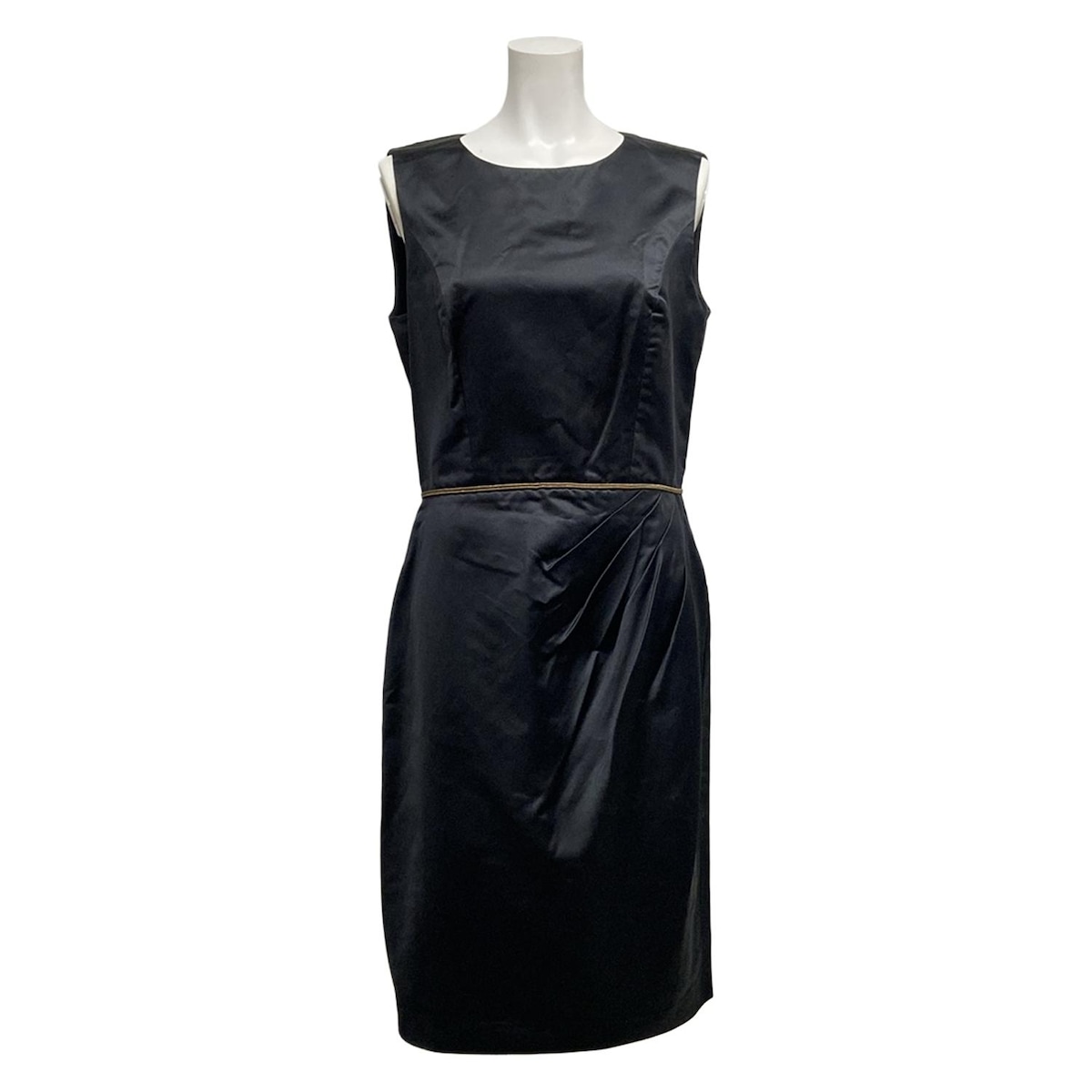 美品ヴィンテージCHANEL シルク黒 半袖 ひざ丈ワンピース ベルト付き 美品ヴィンテージCHANEL シルク黒 半袖 ひざ丈ワンピース ベルト付き