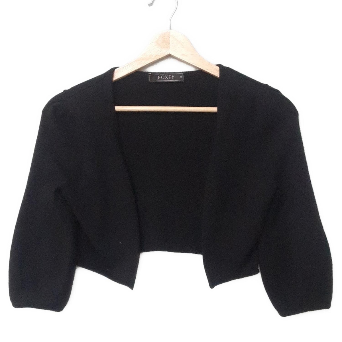 美品 FOXEY BOUTIQUE リボン付きショートジャケット ボレロ 黒40 美品 FOXEY BOUTIQUE リボン付きショートジャケット ボレロ 黒40 FOXEY