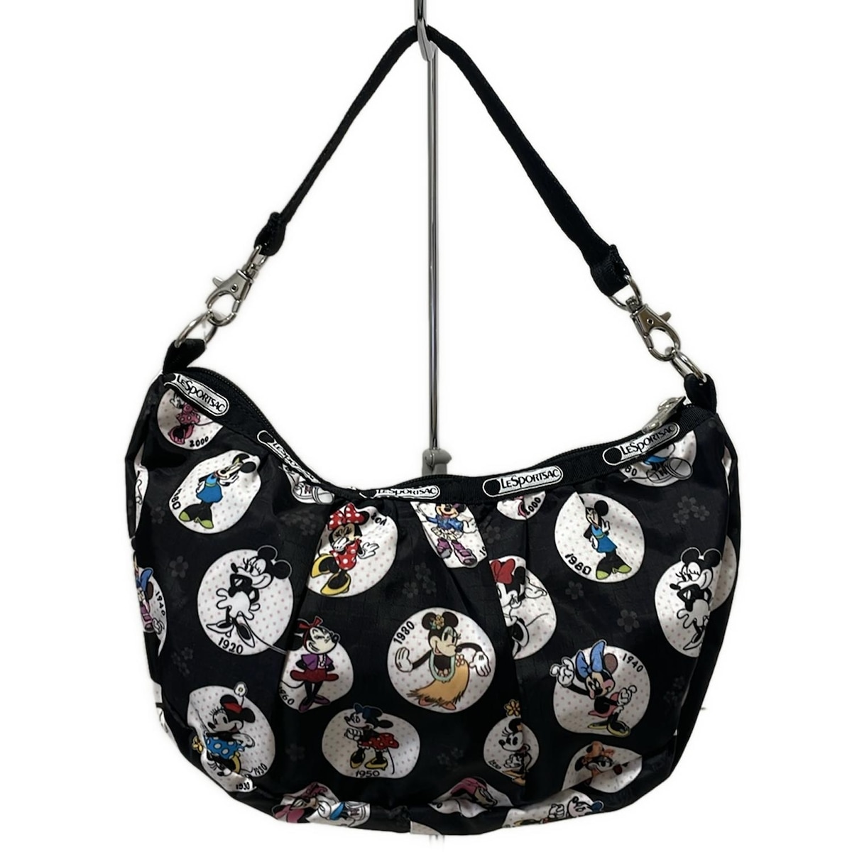 新品『LeSportsac』Disney柄ショルダーバッグ 美品 LESPORTSAC Disney イッツアスモールワールド ショルダー