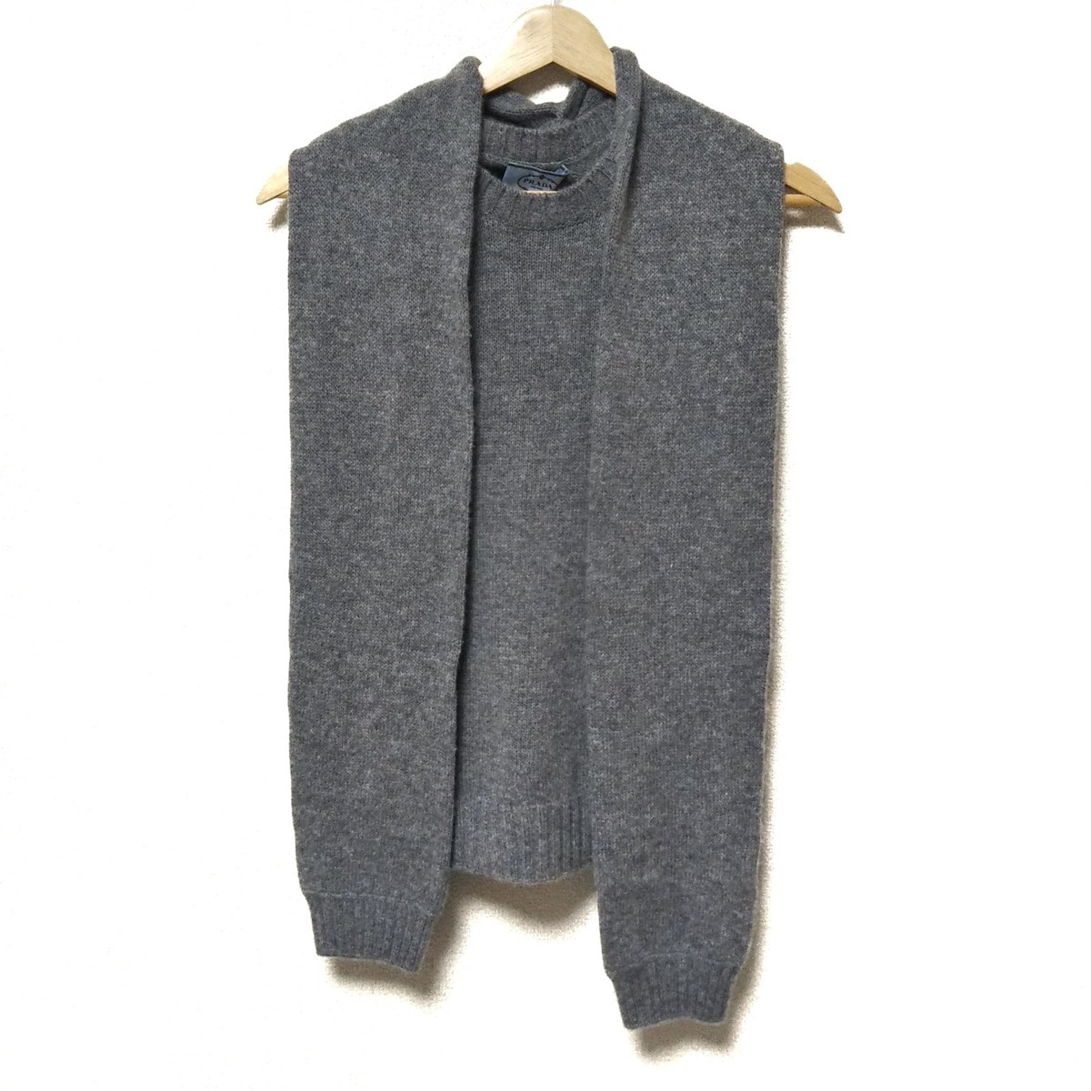 【中古】PRADA(プラダ) ノースリーブセーター クルーネック/マフラー付き（着脱不可）/カシミヤ グレー 13,823円