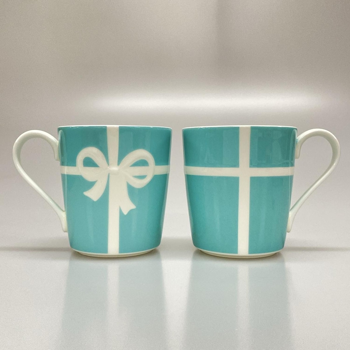 Tiffany &amp; Co. - ティファニーブルーボウ マグカップ2個セット(プレゼント用) 楽天市場】ティファニー TIFFANY & Co. ボウ マグカップ ペア 2