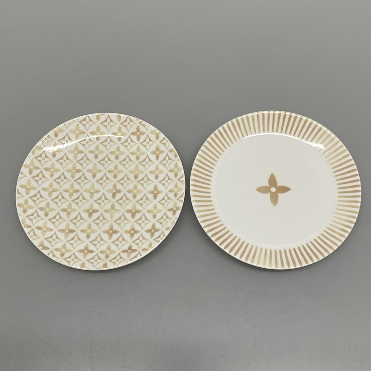 SALE 20万→15万【新品】LOUIS VUITTON(ルイヴィトン)食器 LOUIS VUITTON（食器）のフリマアイテム一覧