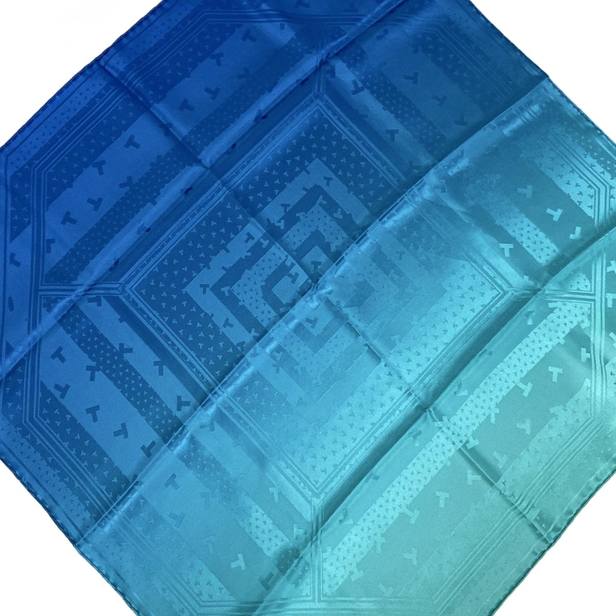 Tiffany & Co. シルクハンカチ　新品未使用 Tiffany & Co. シルクハンカチ 新品未使用 Tiffany & Co