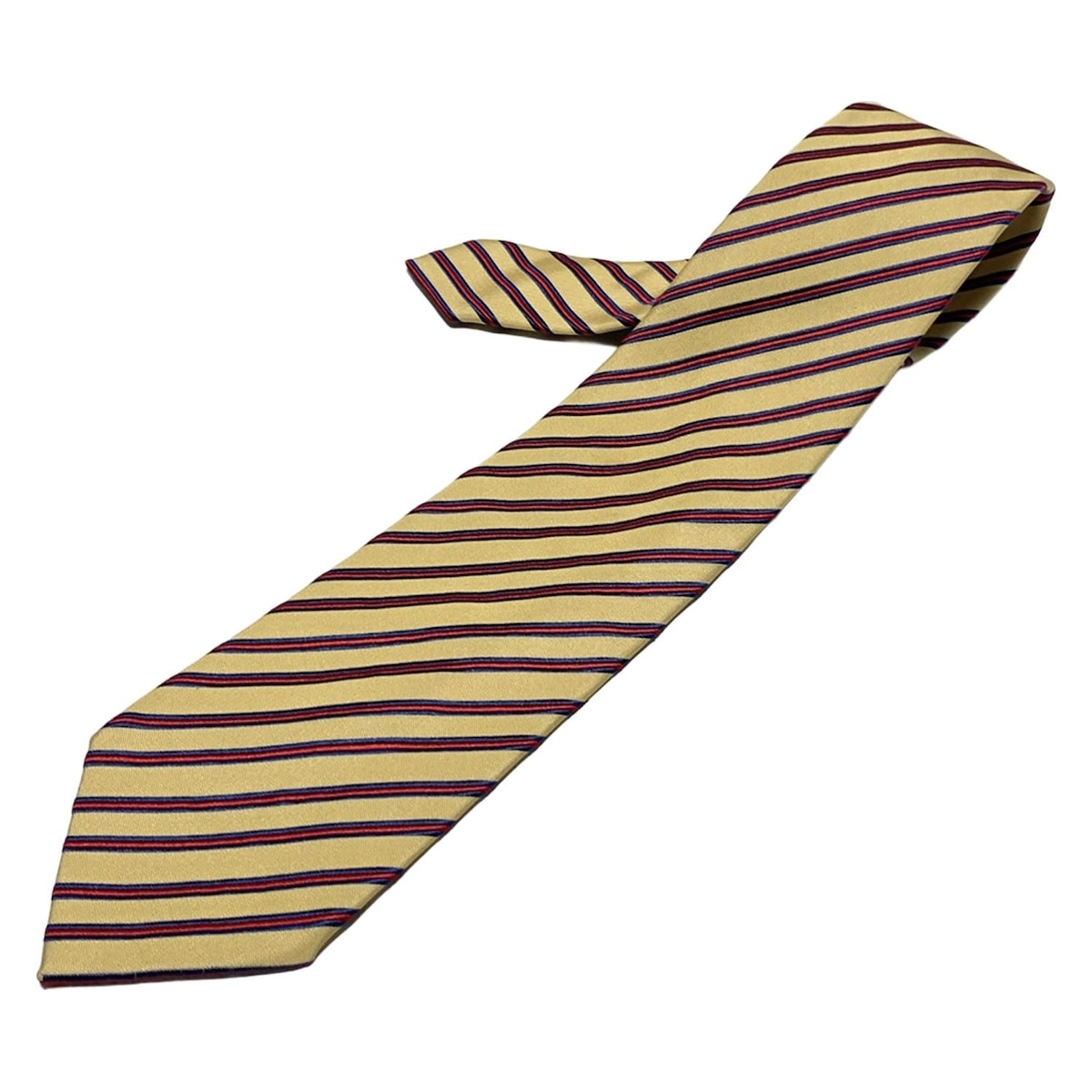 新品未使用 Charvet シャルベ シルク ネクタイ 楽天市場】シャルベ Charvet ネクタイ シルク100％ ウエーブ