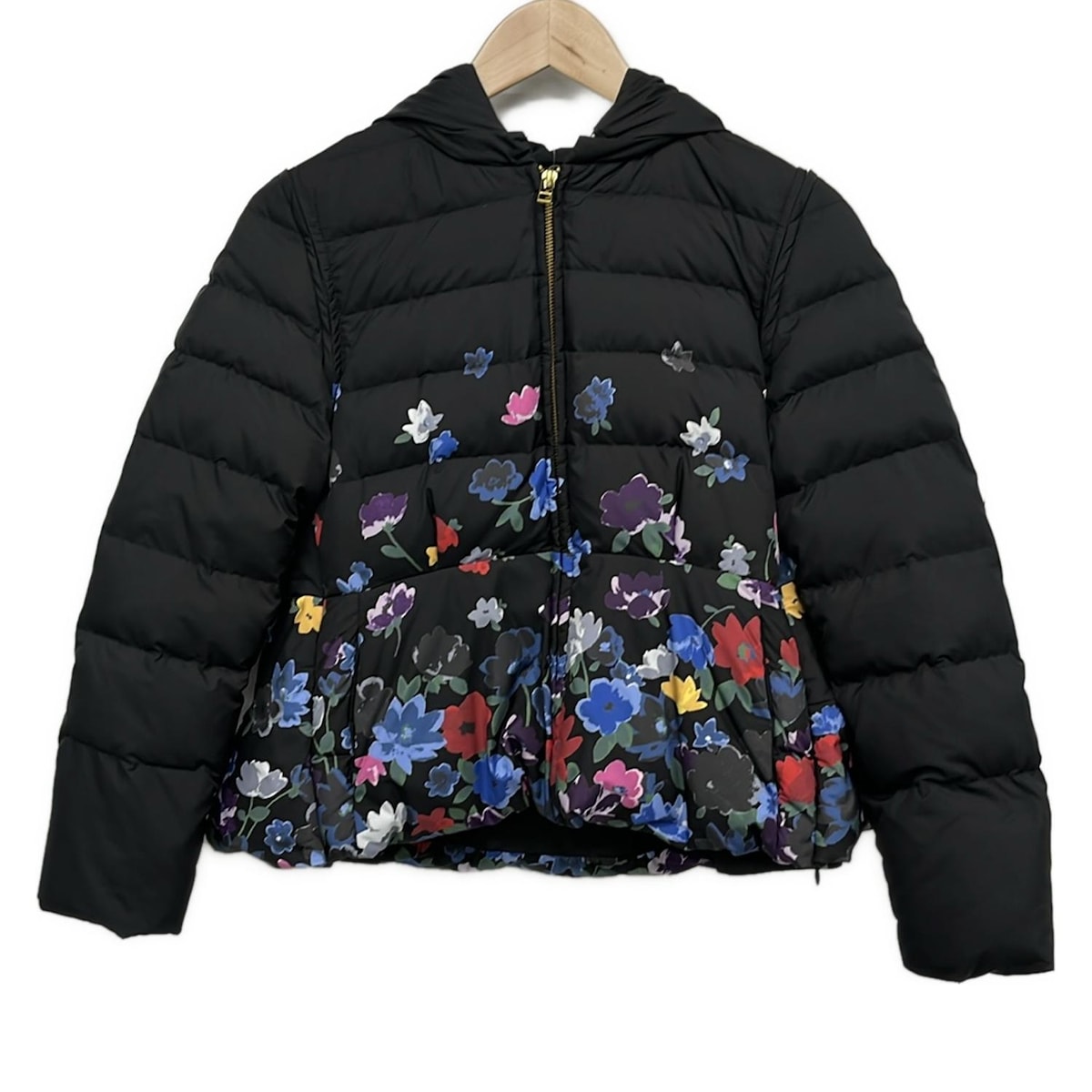 【中古】Chesty(チェスティ) ダウンジャケット 花柄/袖取り外し可能/冬物 黒×マルチ