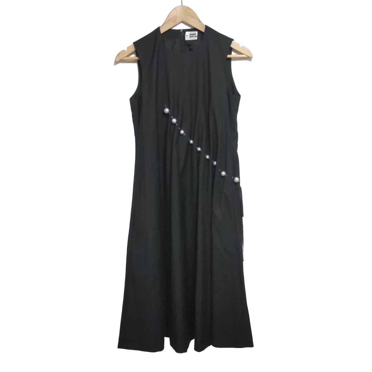【中古】COMMEdesGARCONS NoirKeiNinomiya(コムデギャルソンノワールケイニノミヤ) ワンピース クルーネック/ノースリーブ/ひざ丈/パール 黒