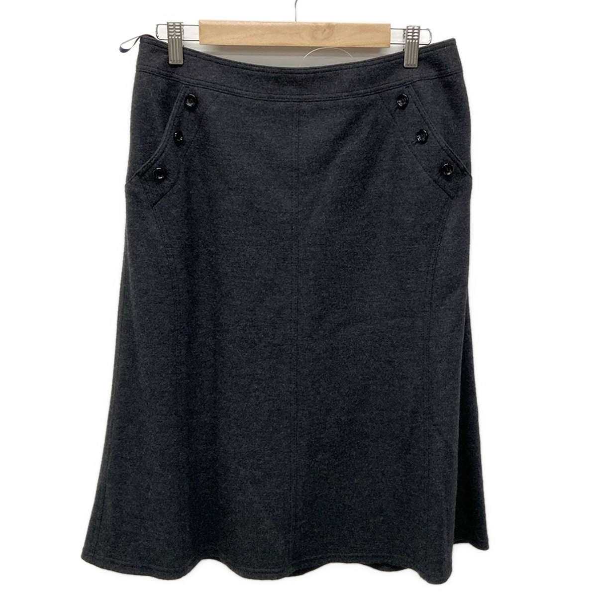 【美品】 BURBERRYLONDONダークグレー ダブルボタン スカート 38 美品】 BURBERRYLONDONダークグレー ダブルボタン スカート 38