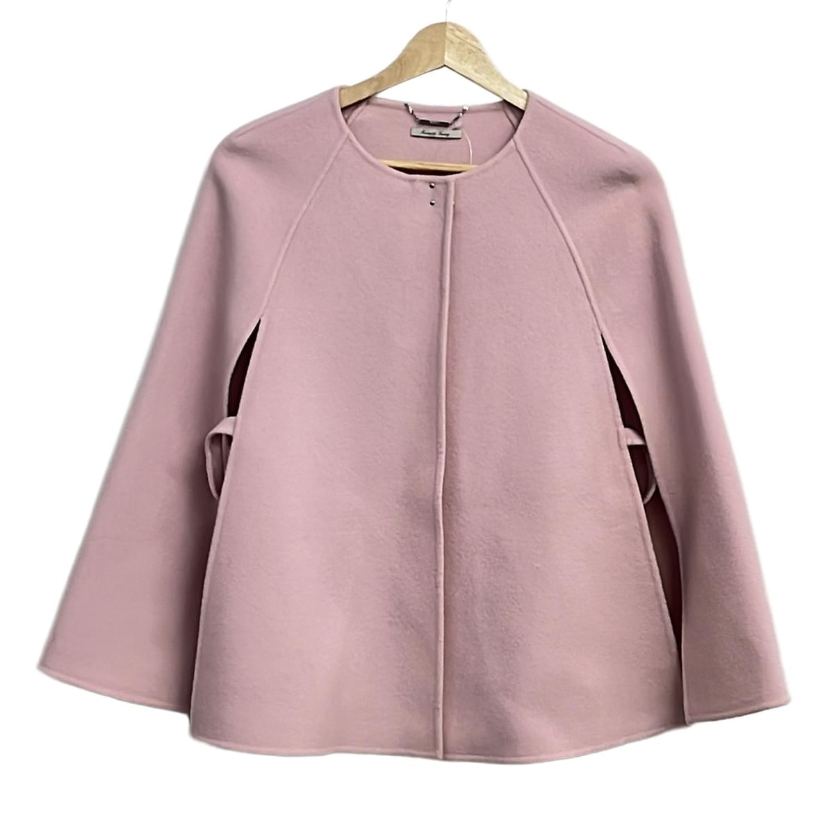 cecilie telle セシルテレ セシリーテレ ポンチョ　オートミール イギリス・ロンドンの郊外にあるアトリエで一つひとつ丁寧に作られる