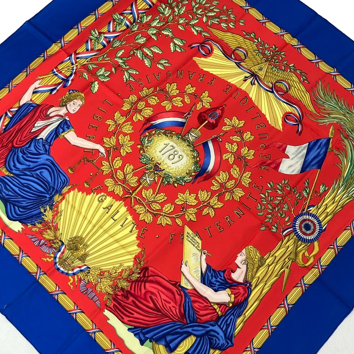 【中古】HERMES(エルメス) カレ90 えり巻き 青み×赤いこと×緑であること×マルチ