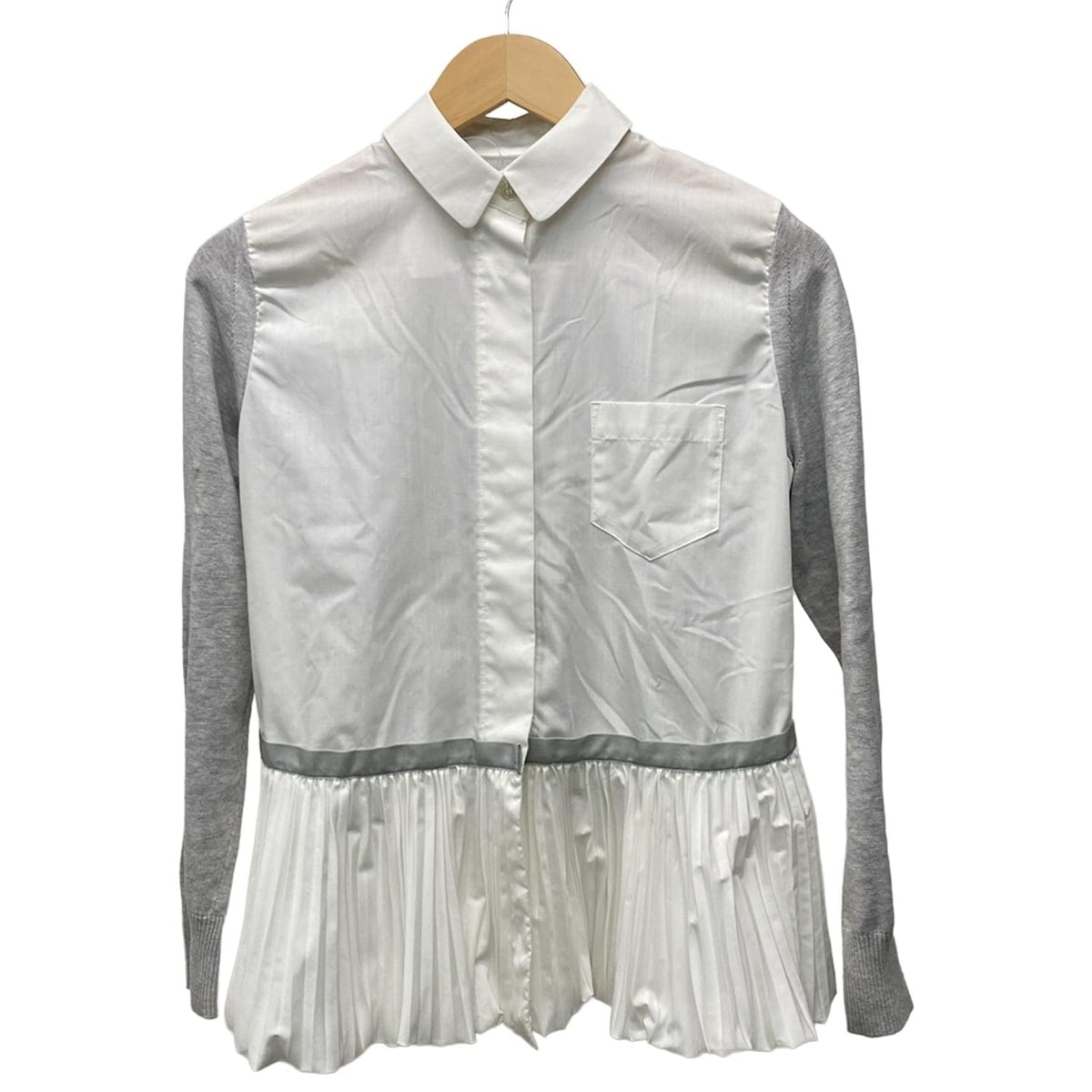 【中古】Sacai(サカイ) 長袖シャツブラウス プリーツ 白×グレー 12,373円