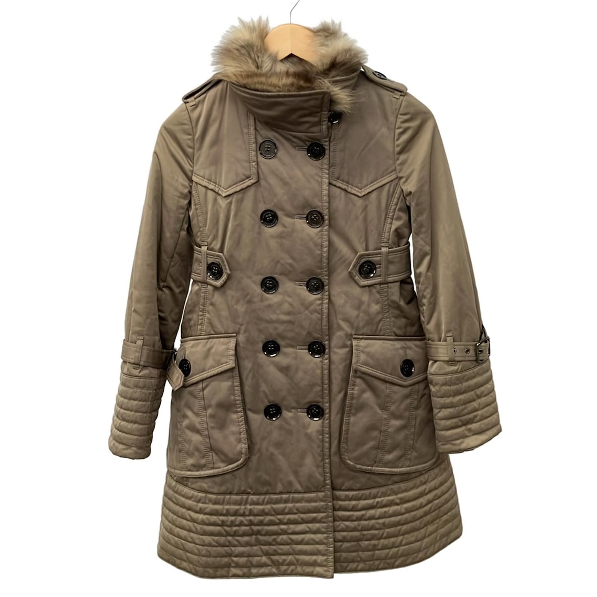 新品同様　ブルーレーベル　36 ファージャケット 36 BURBERRY BLUE LABEL フェイクファーの綿コート 【公式通販】