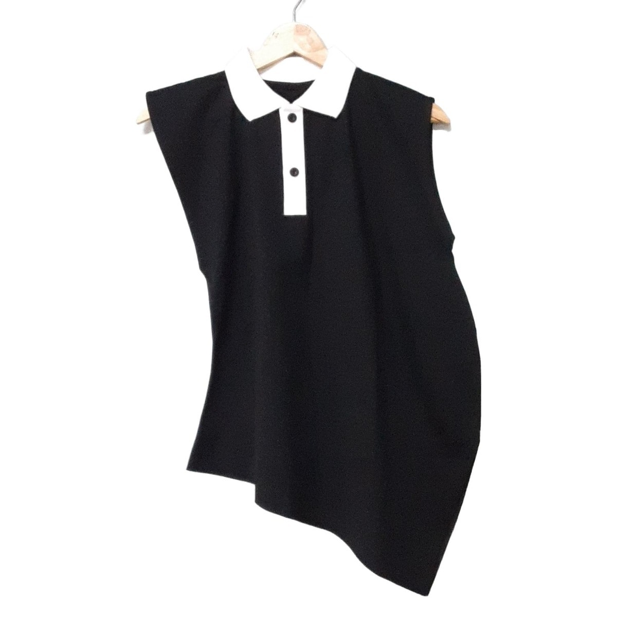 【新着】【中古】Sacai(サカイ) ノースリーブポロシャツ アシンメトリー 黒×白