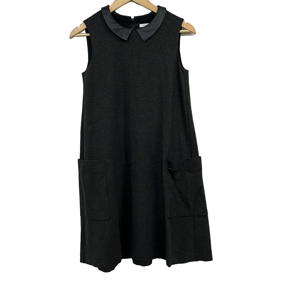 【新着】【中古】FOXEY NEW YORK(フォクシーニューヨーク) ワンピース ノースリーブ/ひざ丈/襟着脱可 ダークグレー×黒