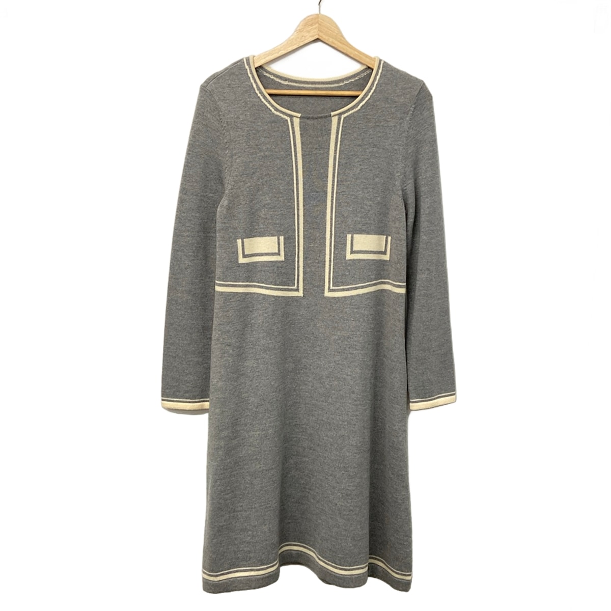 【中古】FOXEY(フォクシー) 騙し絵 衣装 長袖/ロング/編み物 薄墨色×象牙色