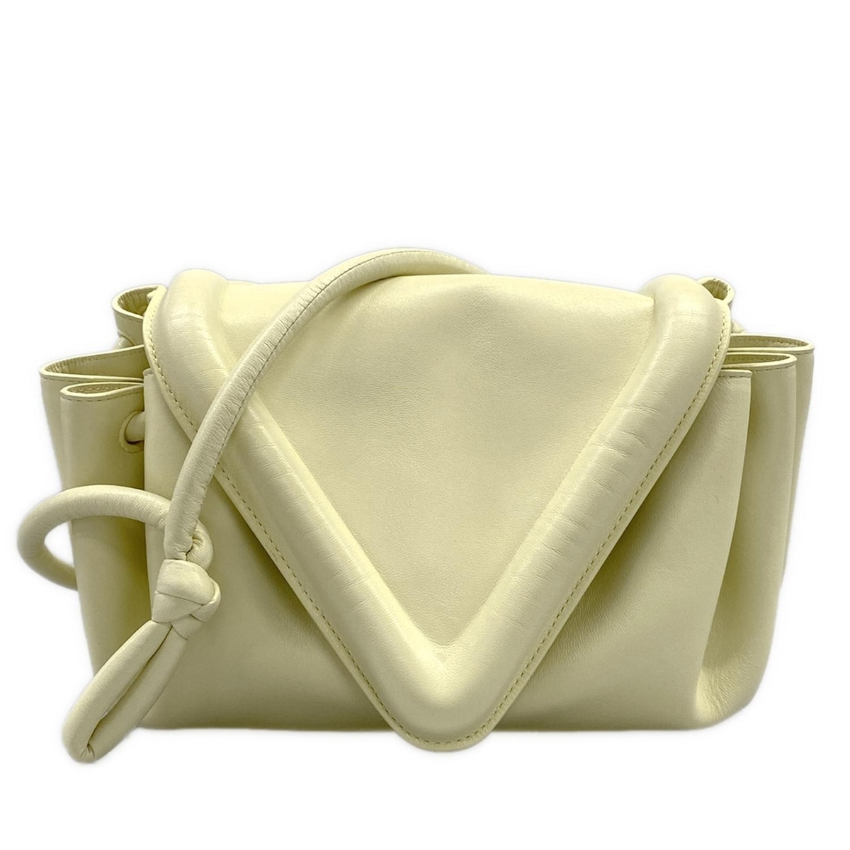 【中古】BOTTEGA VENETA(ボッテガヴェネタ) ビーク ショルダーバッグ 象牙色 なめし革