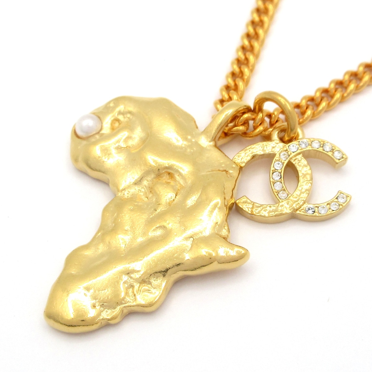 【中古】CHANEL(シャネル) ネックレス アフリカ大陸/メティエダール ゴールド×白×クリア