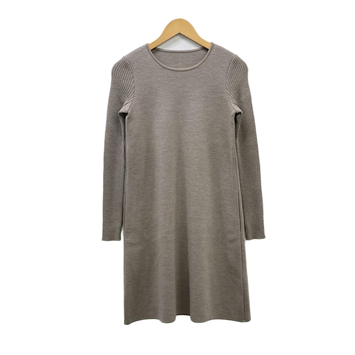【新着】【中古】FOXEY(フォクシー) ワンピース クルーネック/長袖/ひざ丈 ベージュ