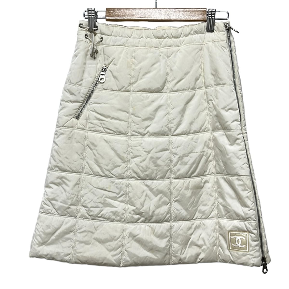 【新着】【中古】CHANEL(シャネル) スカート ひざ丈/IDENTIFICATION/中綿/スポーツライン アイボリー