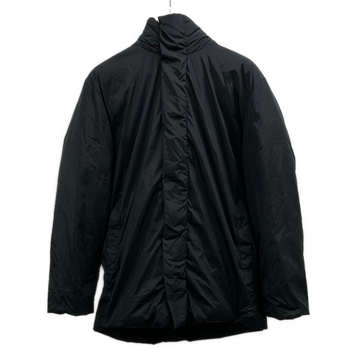 【中古】GUCCI(グッチ) 落ちこむ上衣 長袖/ジップアップ/ボンネット納める/冬 黒
