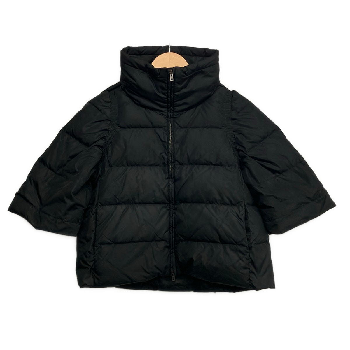 【中古】miumiu(ミュウミュウ) ダウンジャケット 五分袖/ショート丈/ジップアップ/秋/冬 黒|ブランディア 店
