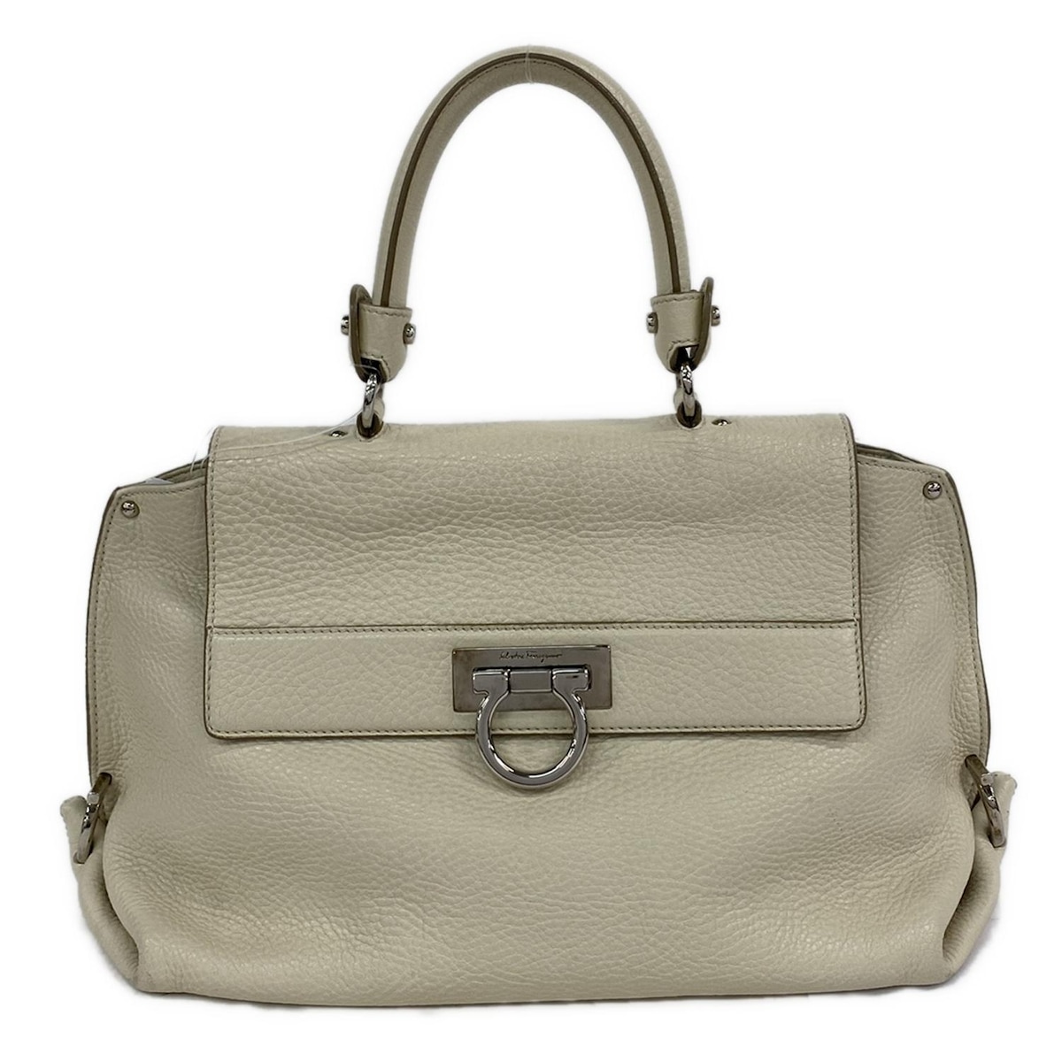 【新着】【中古】FERRAGAMO/SalvatoreFerragamo(サルバトーレフェラガモ) ガンチーニ ハンドバッグ 白×シルバー レザー 13,819円