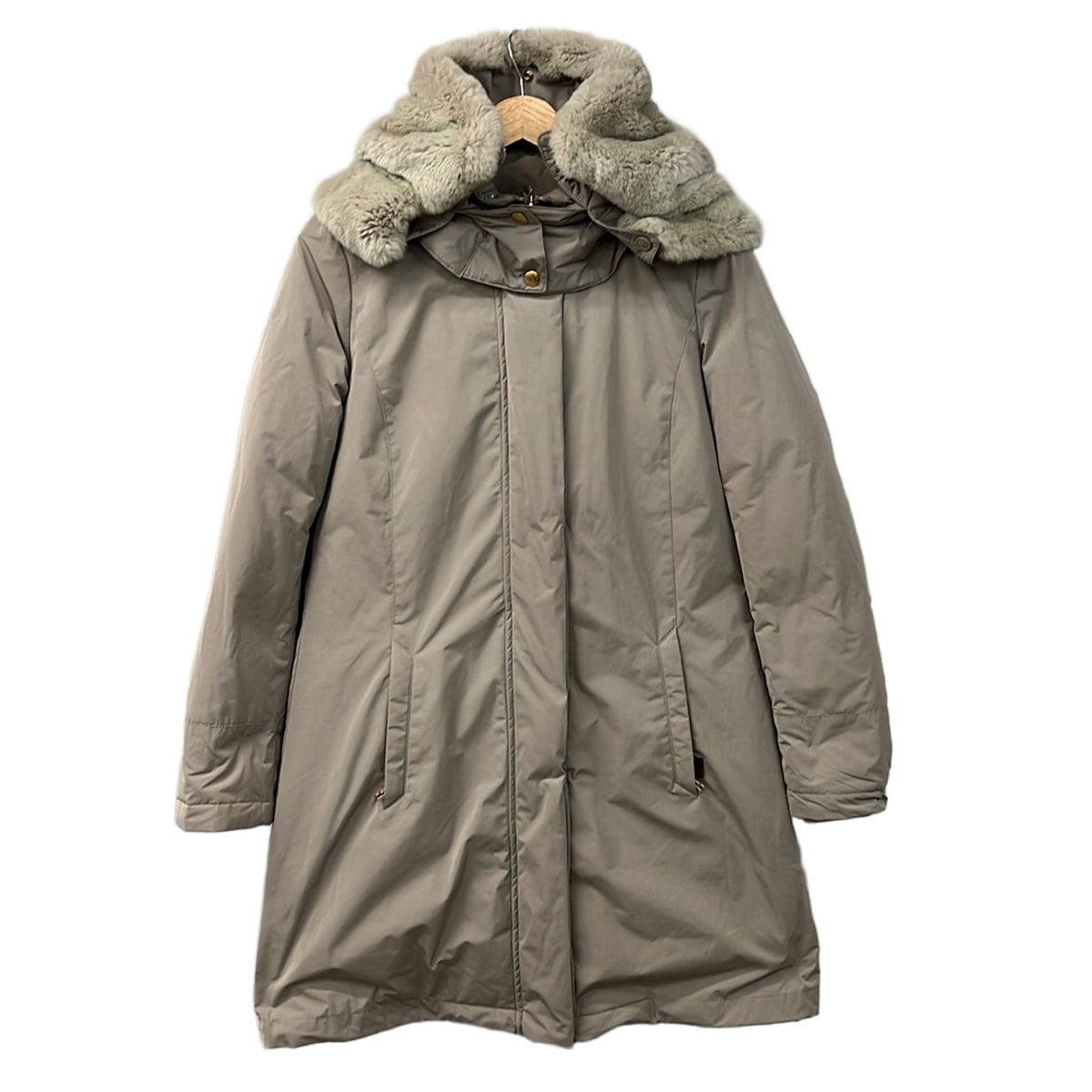 【新着】【中古】WOOLRICH(ウールリッチ) ダウンコート 長袖/ラビット(ラパン)/ジップアップ/冬 /UNITED ARROWSコラボ グレー 19,947円