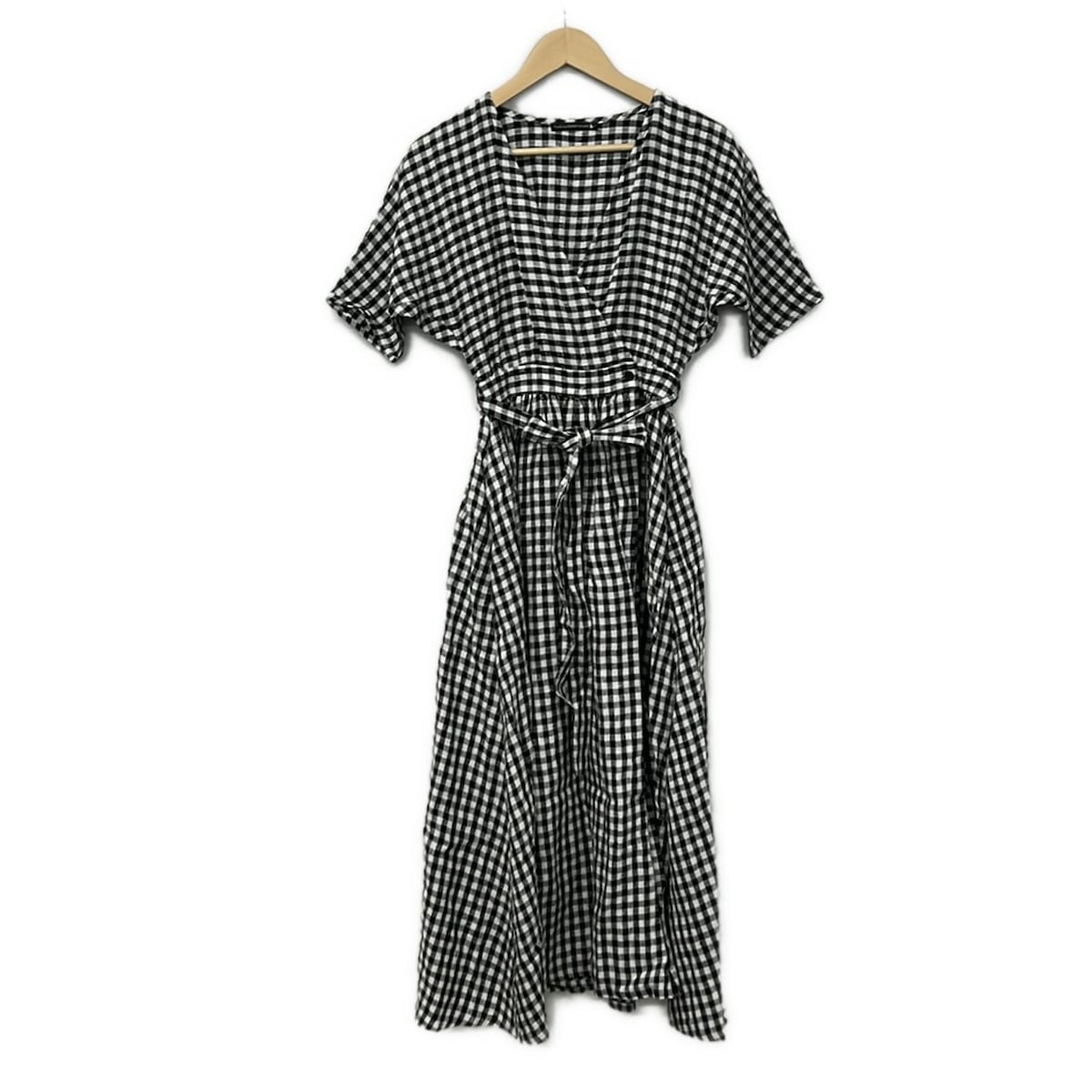 【中古】TSURU BY MARIKO OIKAWA(ツルバイマリコオイカワ) ワンピース 半袖/マキシ丈/麻/チェック柄/カシュクール 白×黒