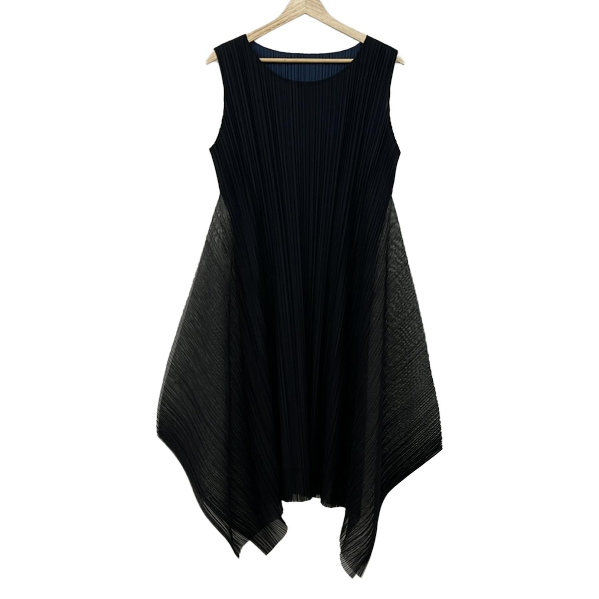 【新着】【中古】PLEATS PLEASE(プリーツプリーズ) ワンピース プリーツ/クルーネック/ノースリーブ/ロング 黒×ネイビー