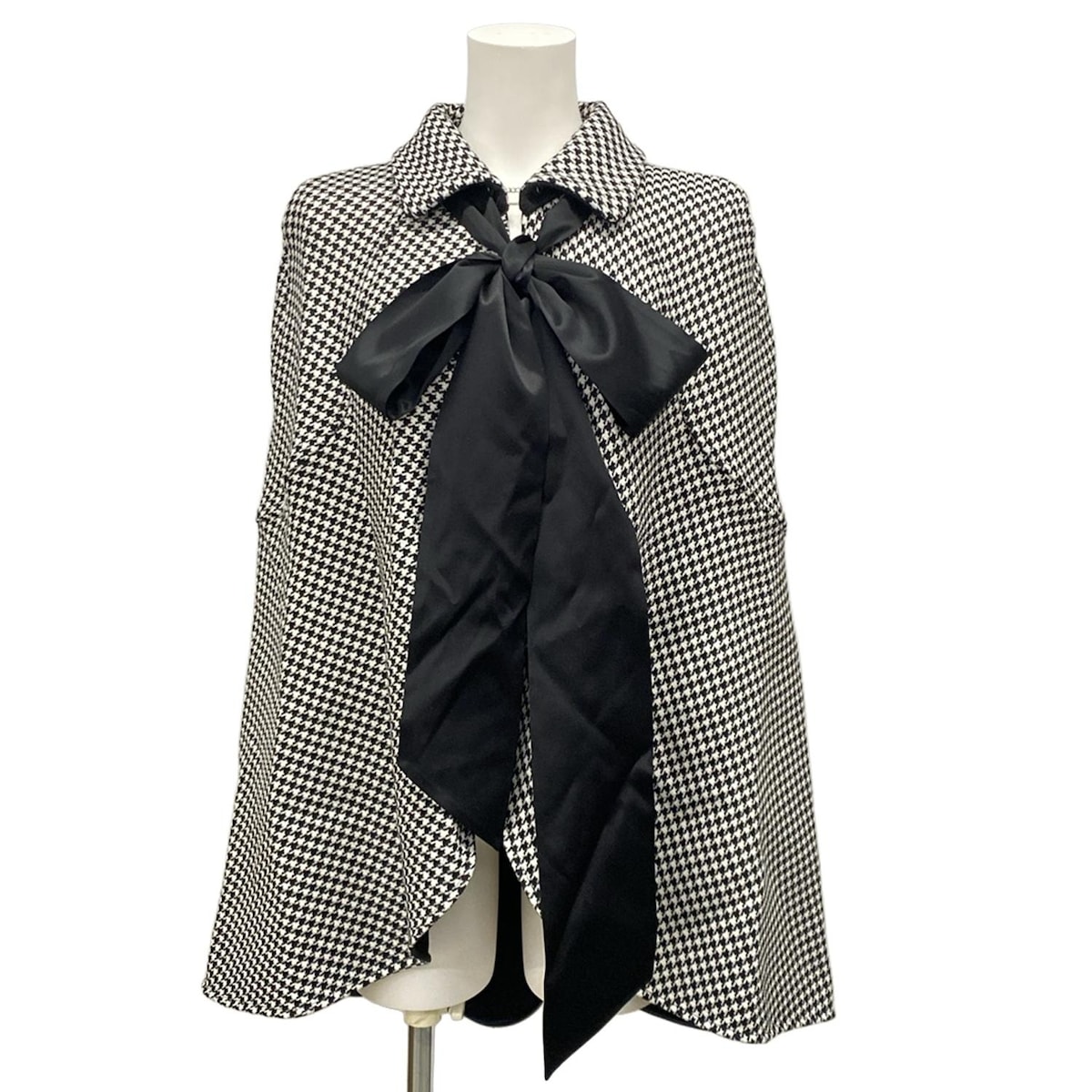 【新着】【中古】DIOR/ChristianDior(ディオール/クリスチャンディオール) タイネック ケープ ポンチョ 千鳥格子 黒×白 ウール、シルク 150,124円