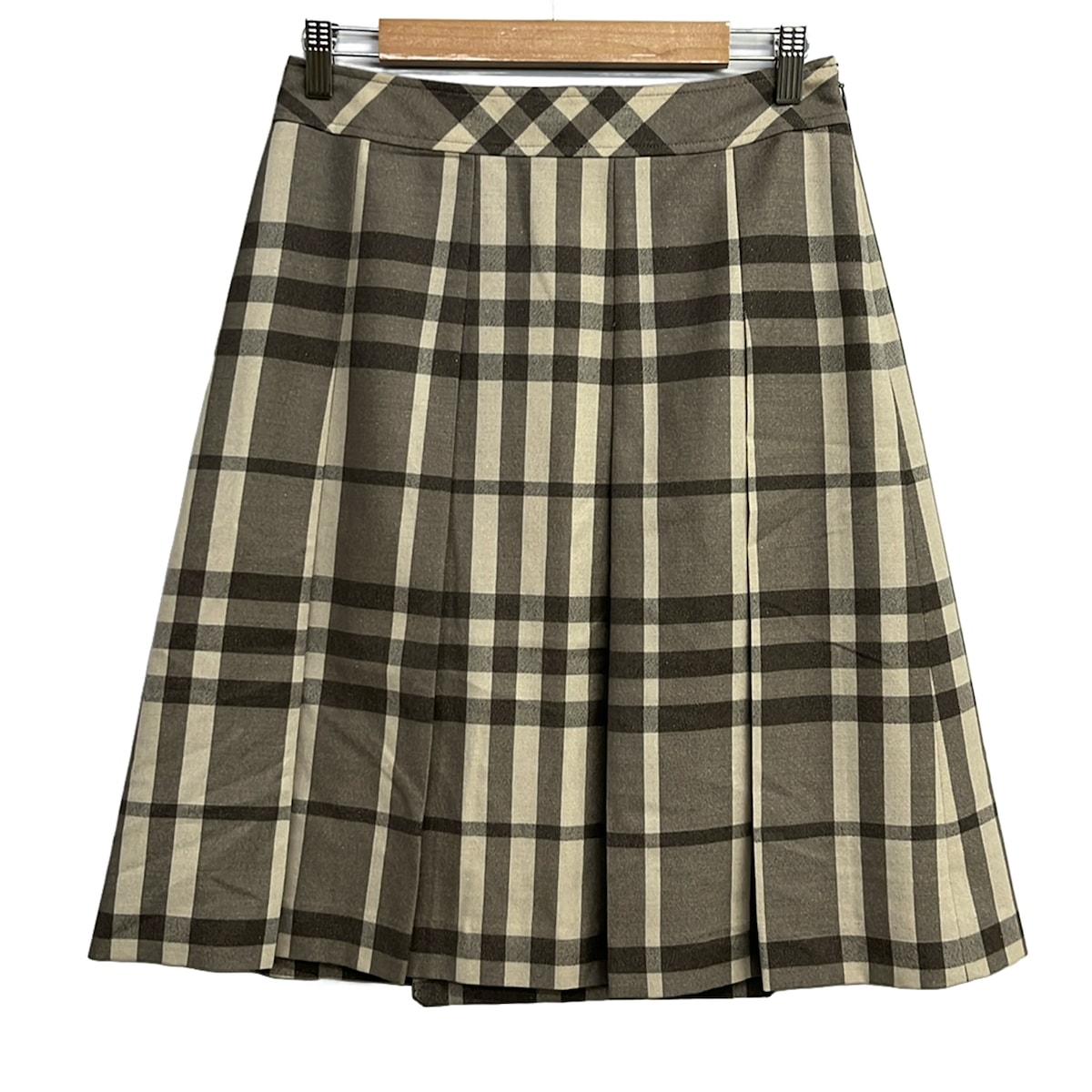 【新着】【中古】Burberry LONDON(バーバリーロンドン) スコート 照合のしるし柄/ラメ ベージュ×点火装置赤銅色