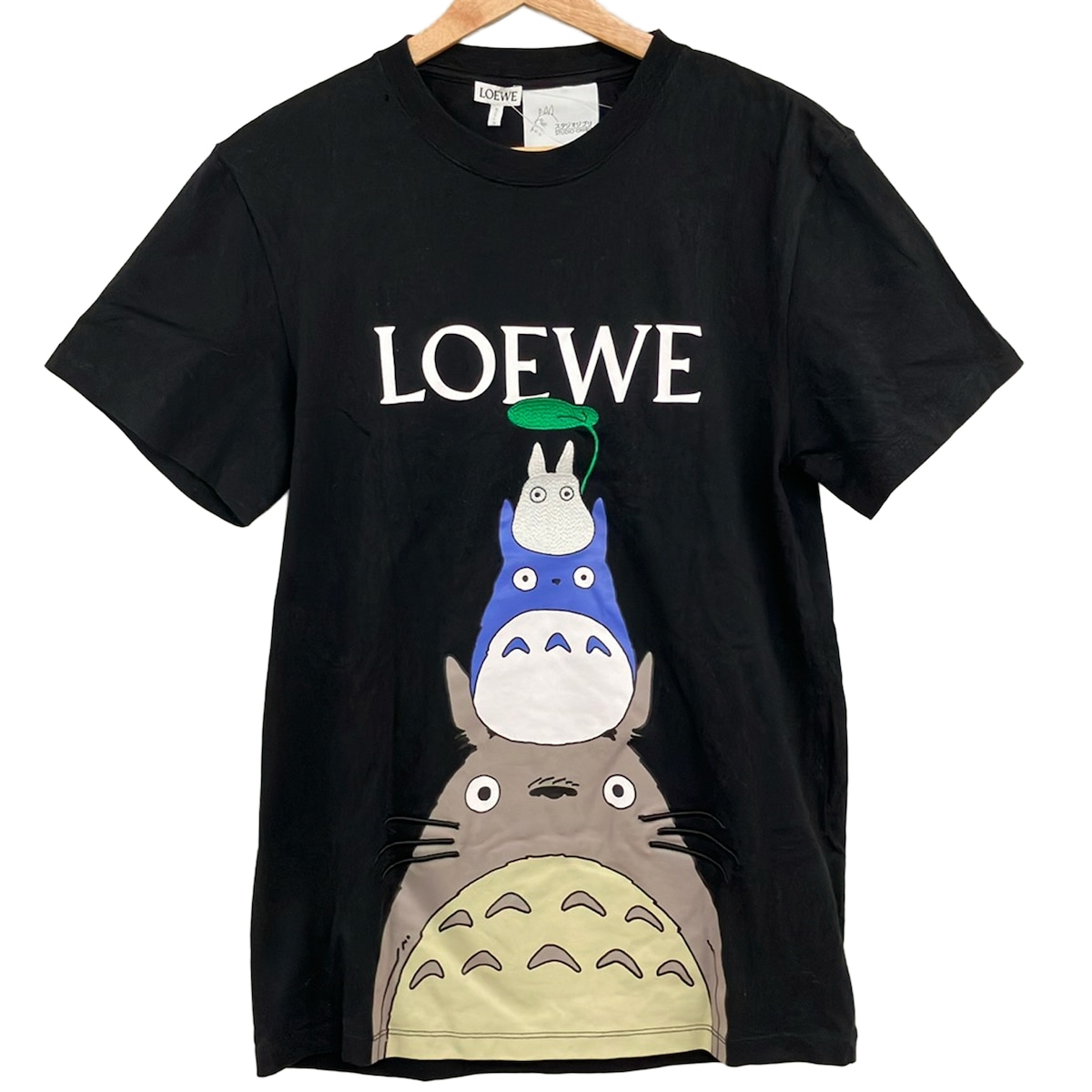 【中古】LOEWE(ロエベ) 半袖ティーシャツ 労働者の一団のど首/となりのトトロ/スタジオジブリコラボ 黒×白×マルチ トップス-Tシャツ・カットソー-レディースファッション
