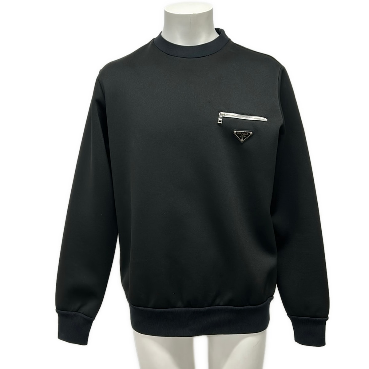 【新着】【中古】PRADA(プラダ) トレーナー トライアングルロゴプレート 黒
