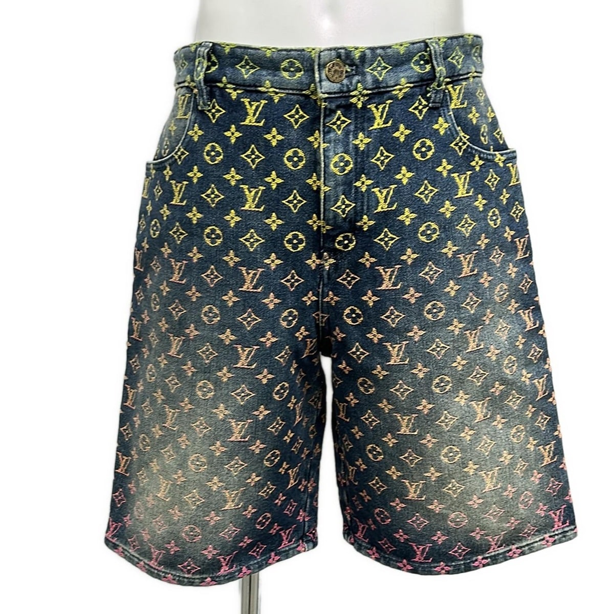 【新着】【中古】LOUIS VUITTON(ルイヴィトン) ジーンズ ハーフ(ひざ丈)/モノグラムデニム ブルー×イエロー×ピンク コットン