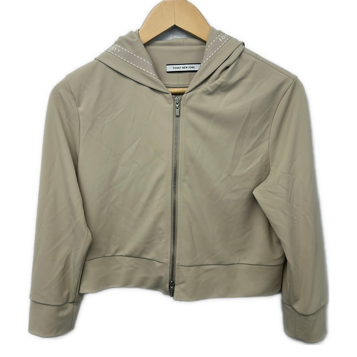 【中古】FOXEY NEW YORK(フォクシーニューヨーク) パーカー 長袖/ジップアップ ベージュ