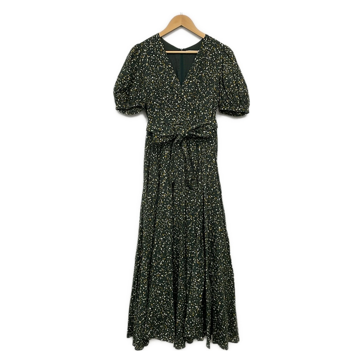 【中古】MARIHA(マリハ) 衣装 半袖/マキシ丈/パフ捩り うす暗い緑であること×うす暗い黄色×白