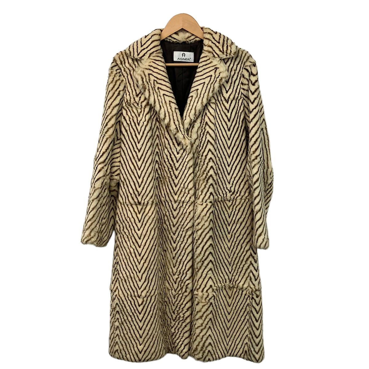 【新着】【中古】AIGNER(アイグナー) 厚地の外套 獣の皮/長袖/秋/冬 象牙色×赤銅色 家兎