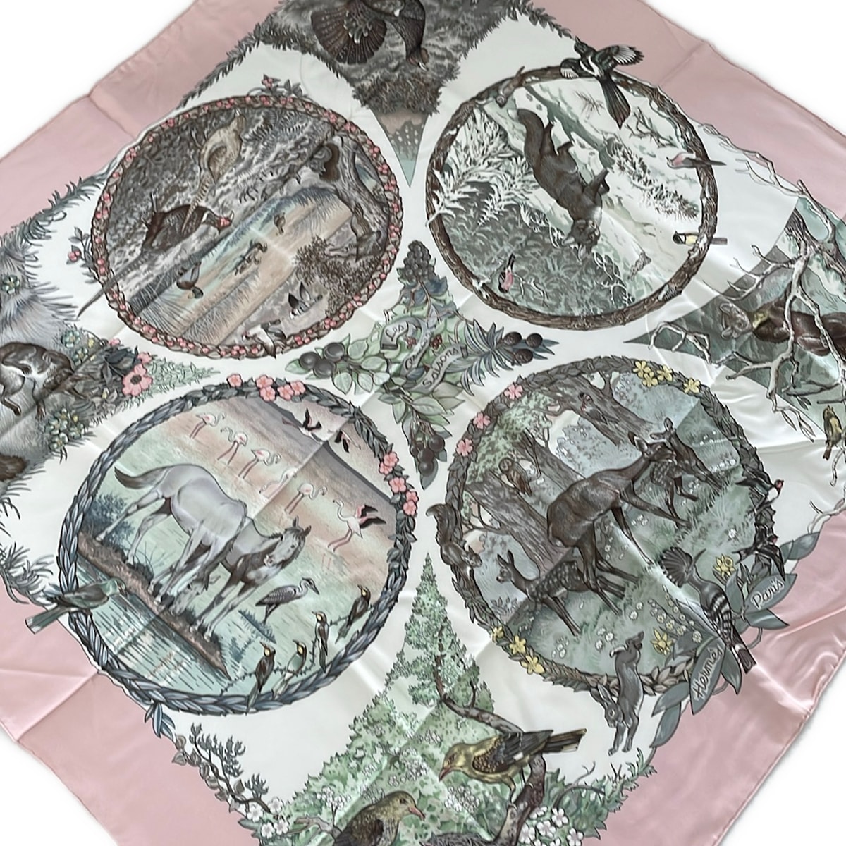 【中古】HERMES(エルメス) カレ90 えり巻き Les Quatre Saisons 象牙色×サクラ色×マルチ