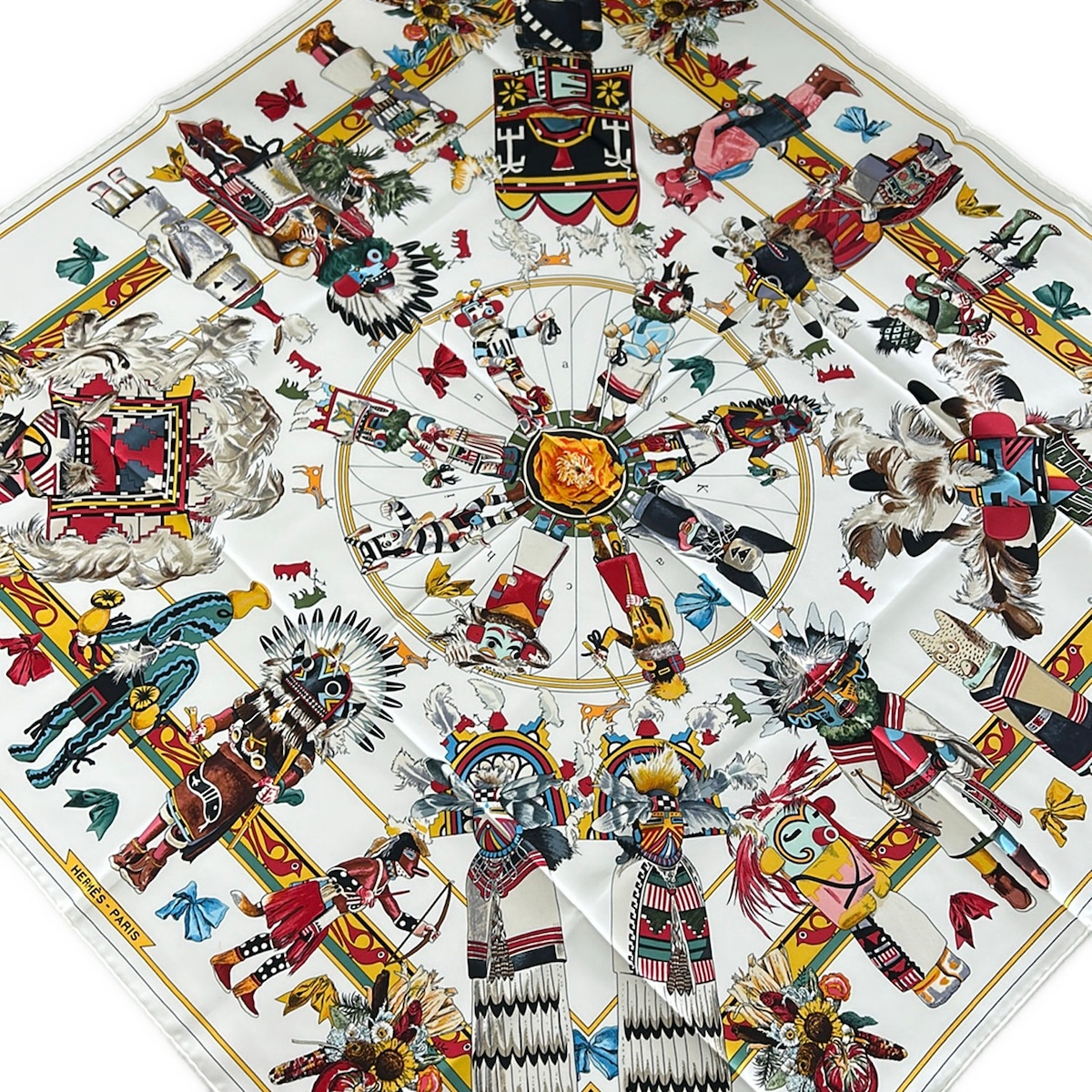 【中古】HERMES(エルメス) カレ90 えり巻き Kachinas 白×マルチ
